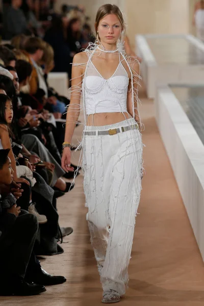 Look 32
